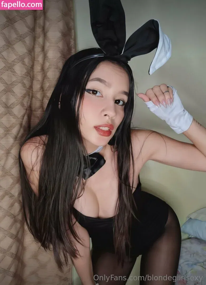 blondegiirlsexy / blondieegirls Onlyfans Photo Gallery 