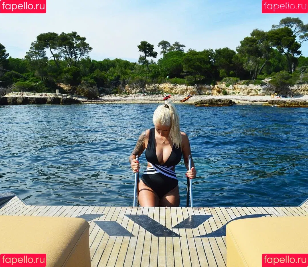 Carina Spack / carina_spack Onlyfans Photo Gallery 