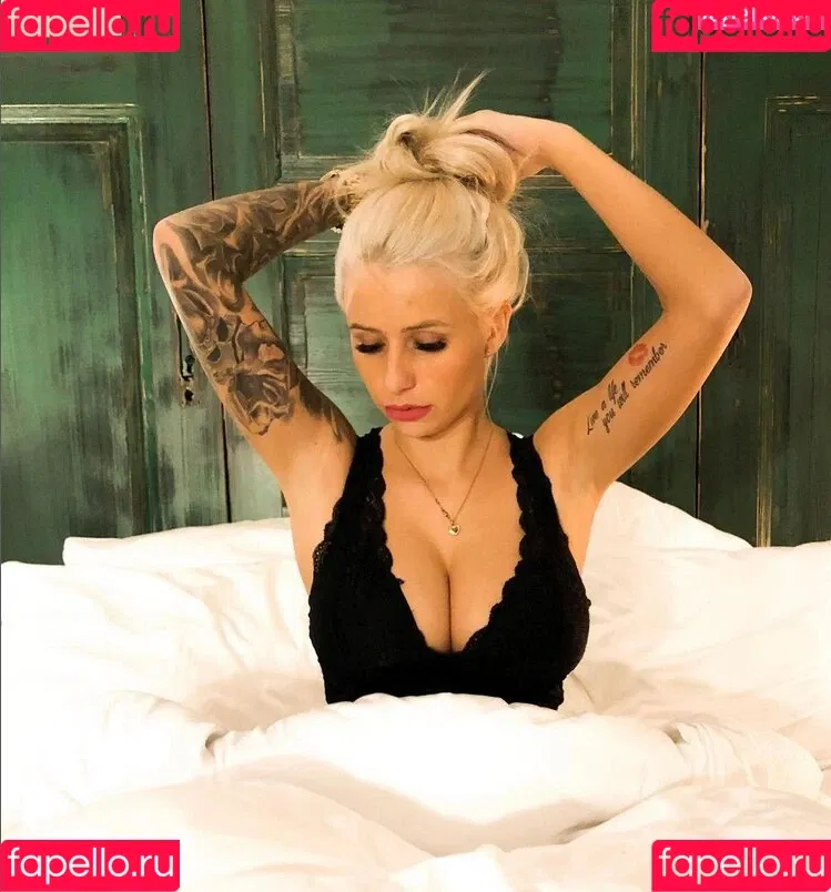 Carina Spack / carina_spack Onlyfans Photo Gallery 
