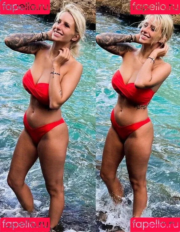 Carina Spack / carina_spack Onlyfans Photo Gallery 