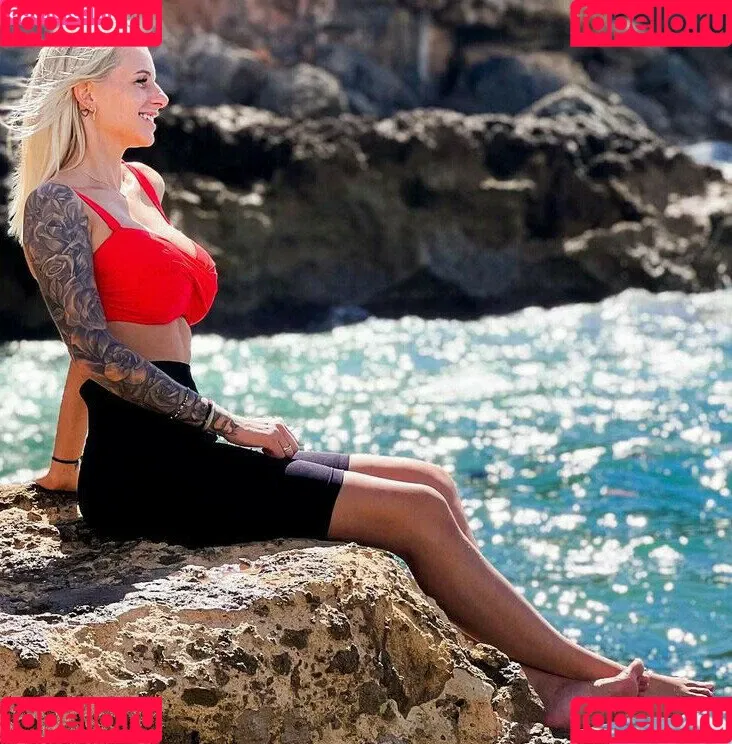 Carina Spack / carina_spack Onlyfans Photo Gallery 