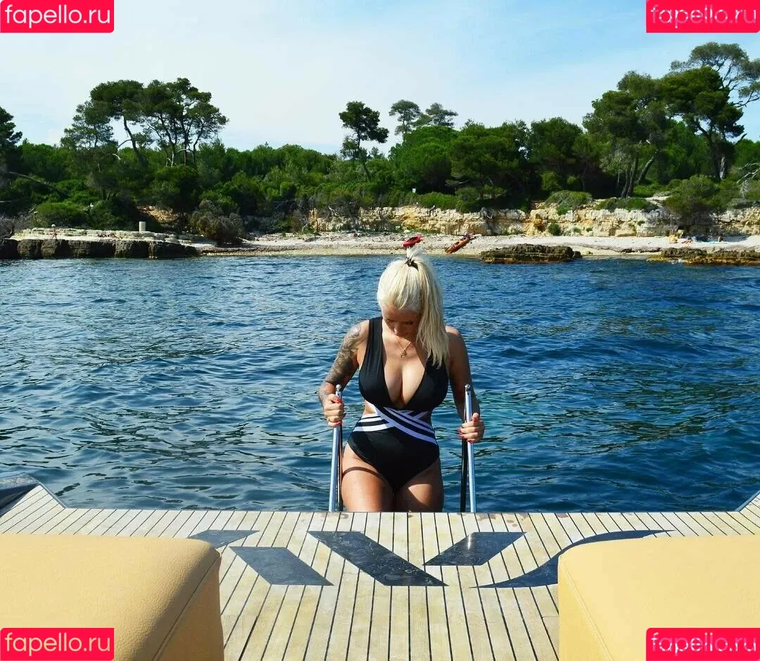 Carina Spack / carina_spack Onlyfans Photo Gallery 