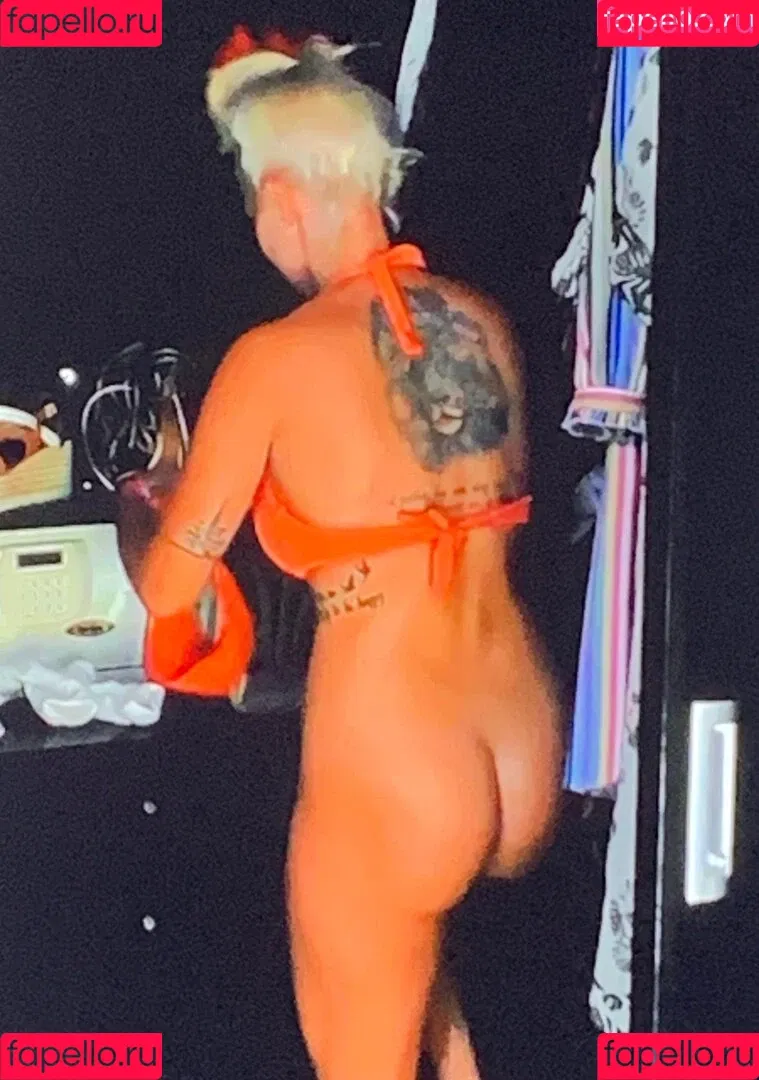 Carina Spack / carina_spack Onlyfans Photo Gallery 