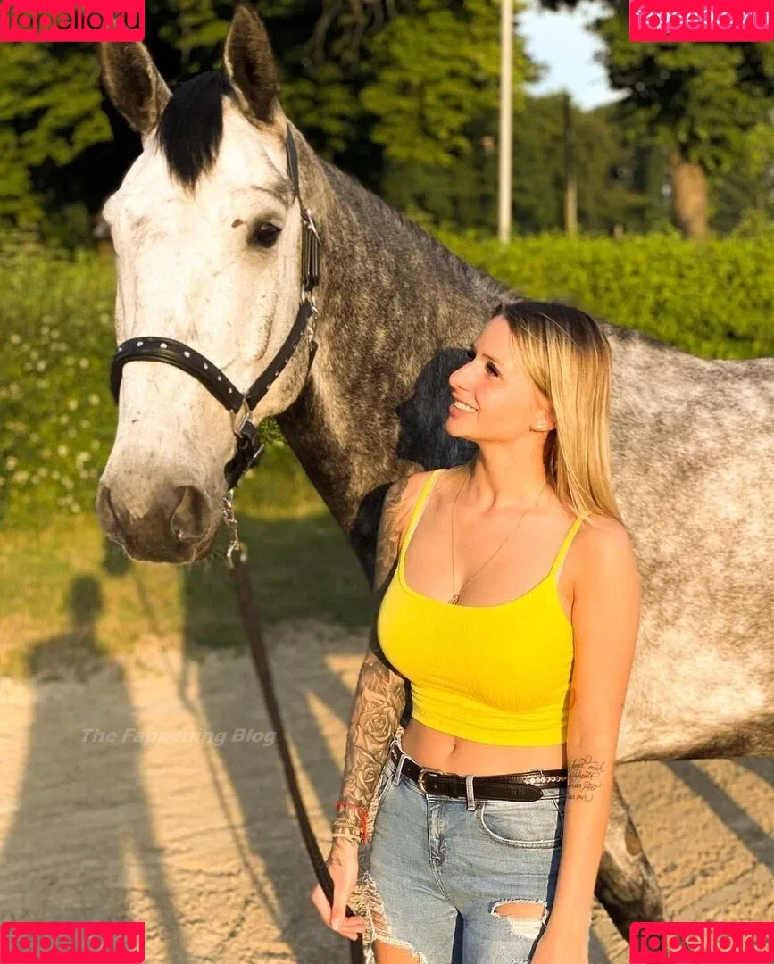 Carina Spack / carina_spack Onlyfans Photo Gallery 