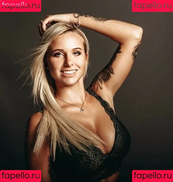 Carina Spack / carina_spack Onlyfans Photo Gallery 
