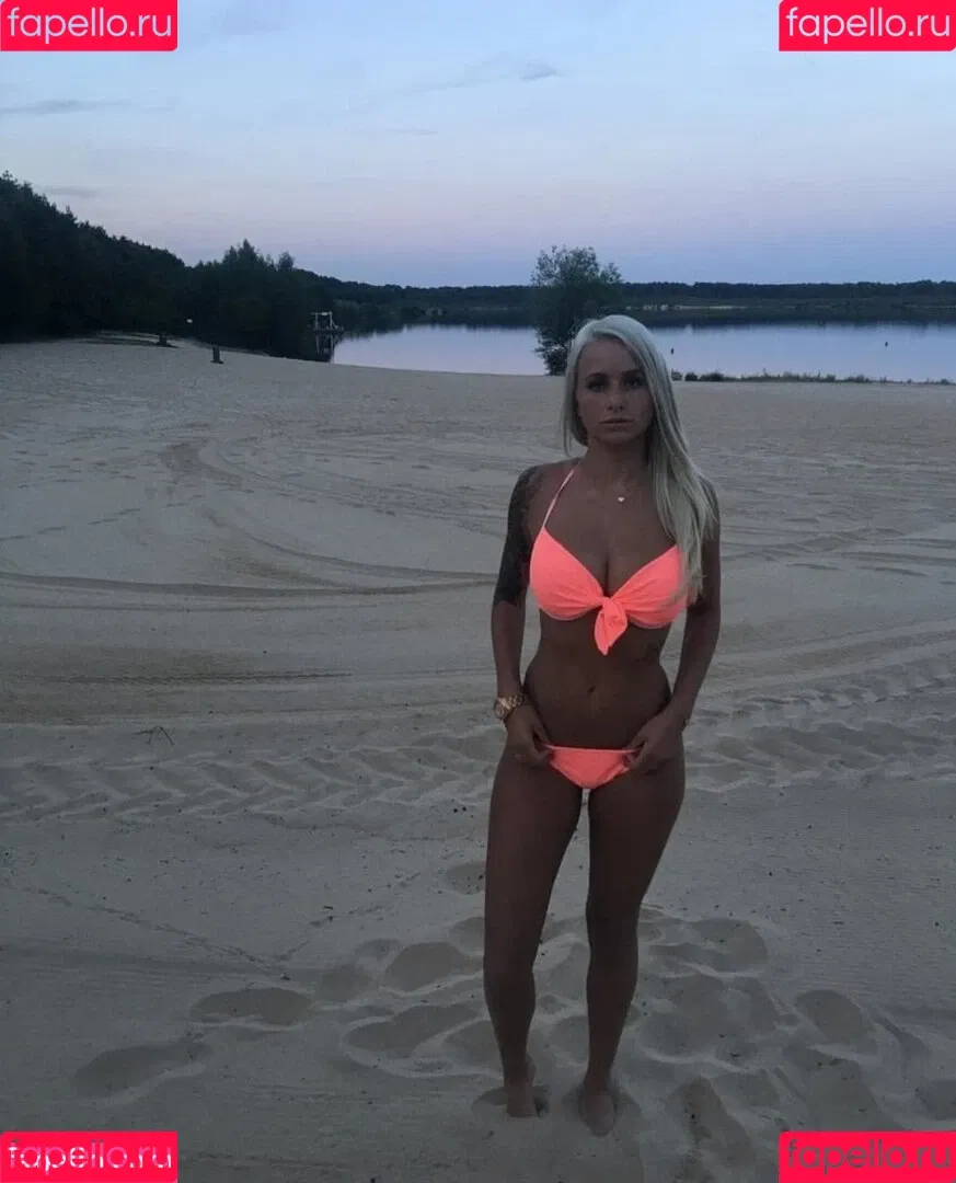 Carina Spack / carina_spack Onlyfans Photo Gallery 