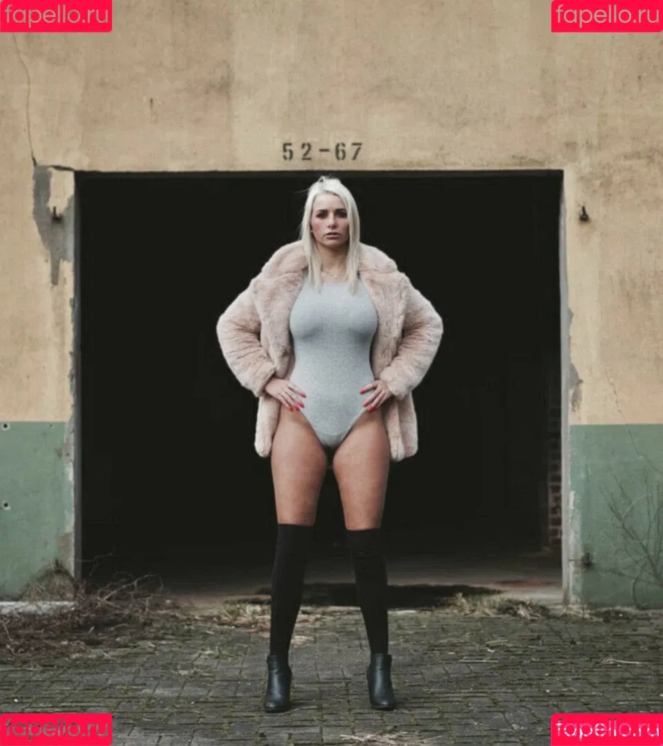 Carina Spack / carina_spack Onlyfans Photo Gallery 