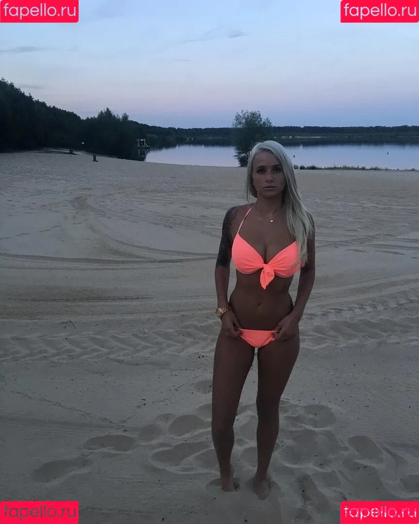 Carina Spack / carina_spack Onlyfans Photo Gallery 