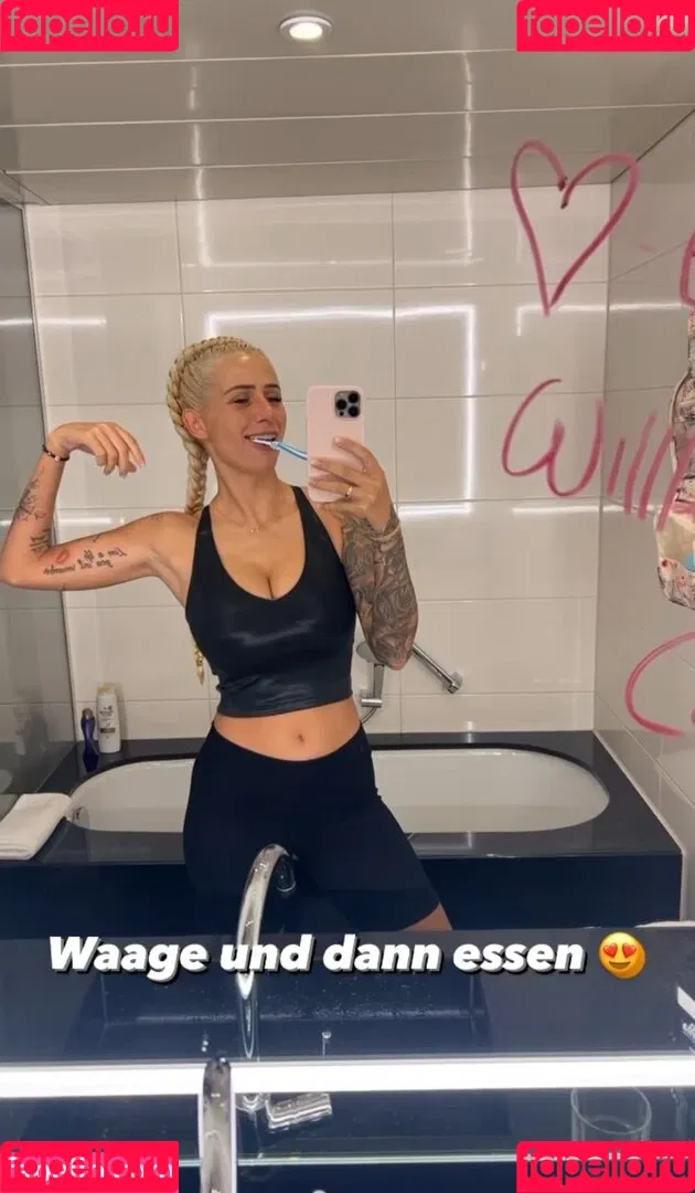 Carina Spack / carina_spack Onlyfans Photo Gallery 