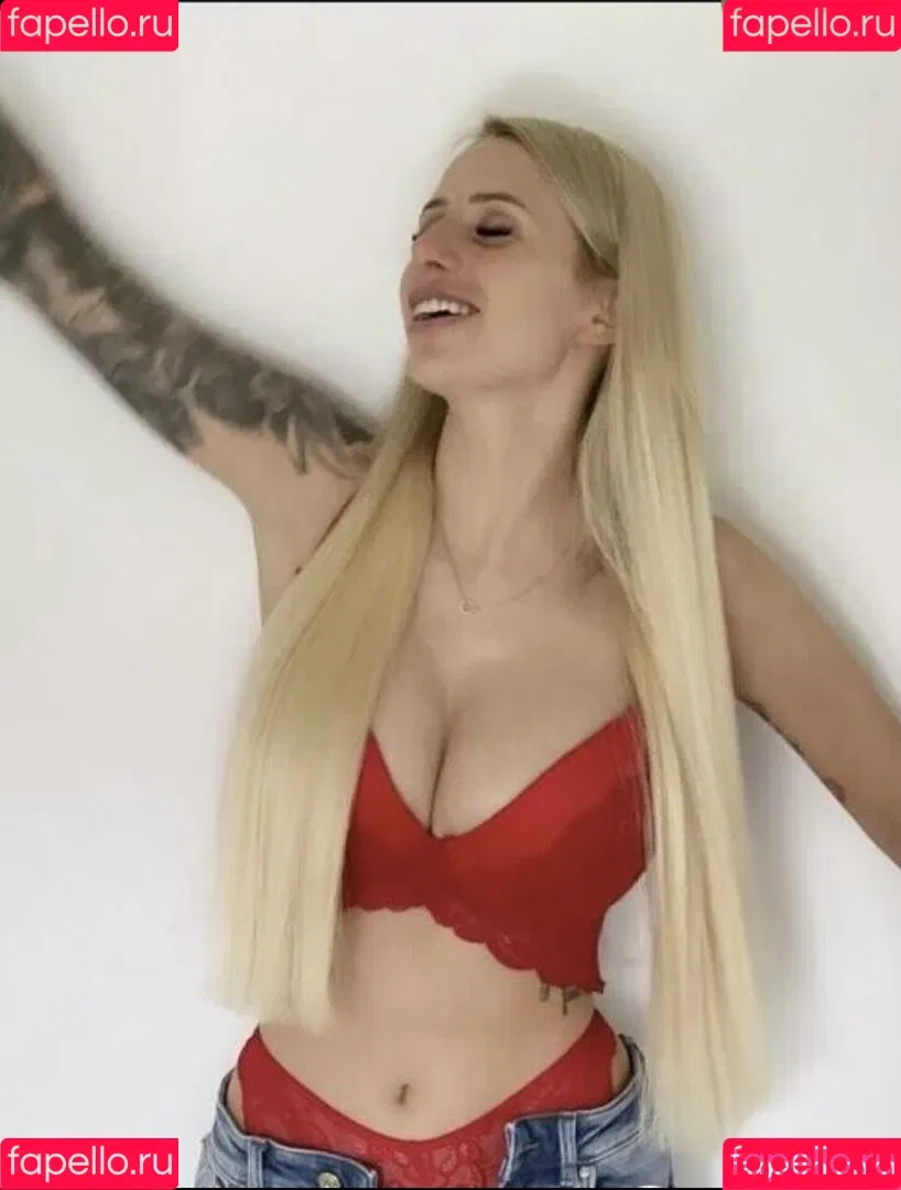 Carina Spack / carina_spack Onlyfans Photo Gallery 