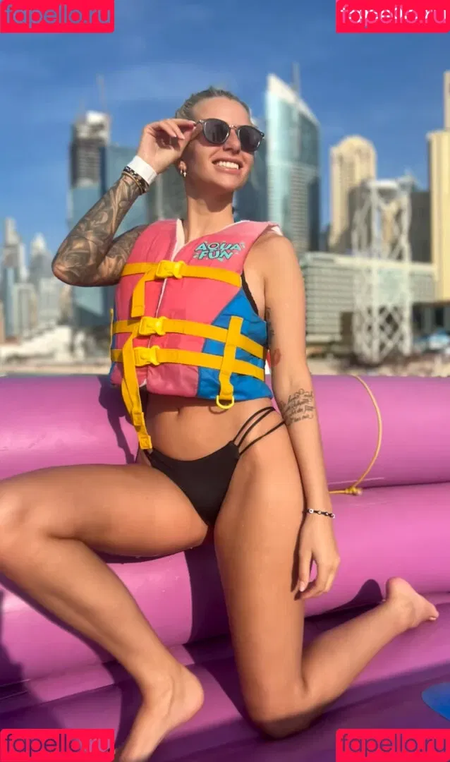 Carina Spack / carina_spack Onlyfans Photo Gallery 
