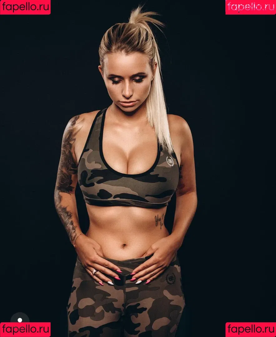 Carina Spack / carina_spack Onlyfans Photo Gallery 