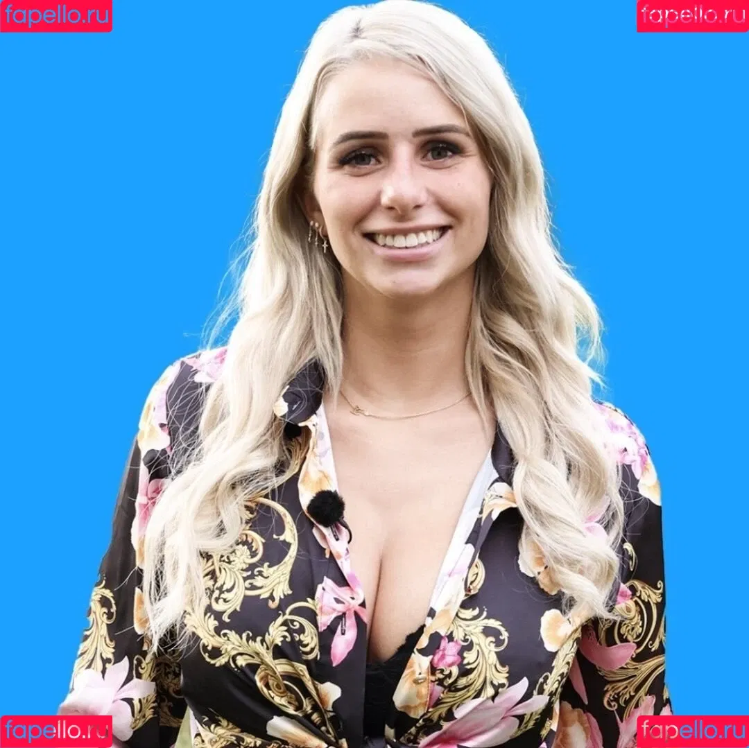 Carina Spack / carina_spack Onlyfans Photo Gallery 