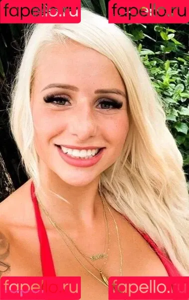Carina Spack / carina_spack Onlyfans Photo Gallery 