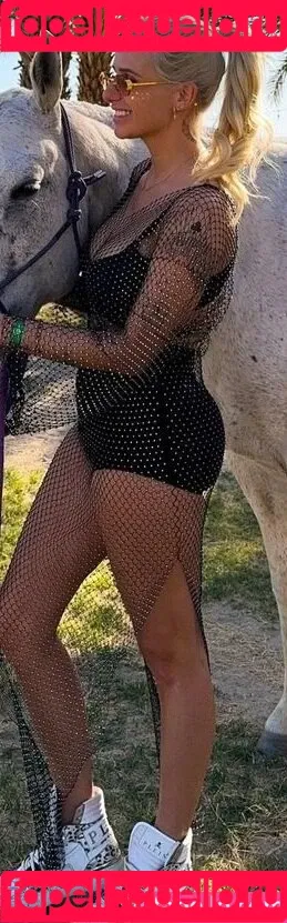 Carina Spack / carina_spack Onlyfans Photo Gallery 