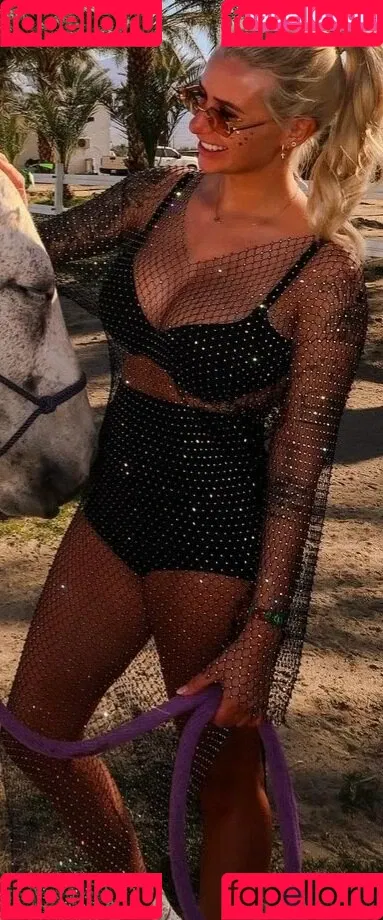Carina Spack / carina_spack Onlyfans Photo Gallery 