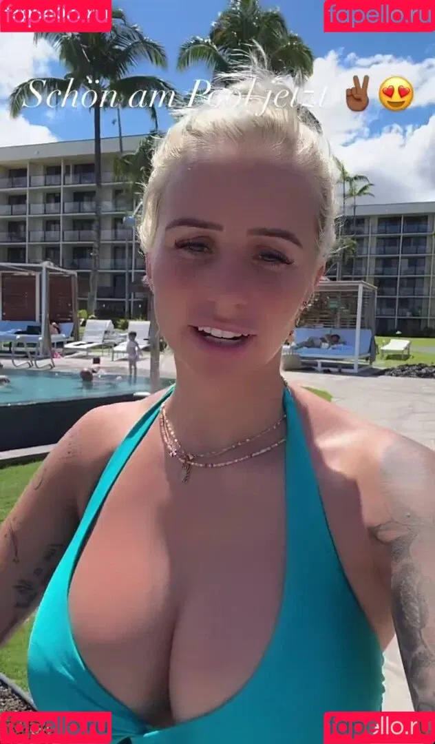 Carina Spack / carina_spack Onlyfans Photo Gallery 