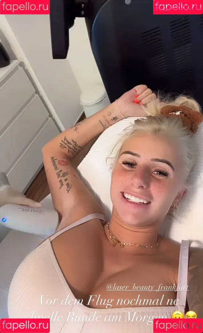 Carina Spack / carina_spack Onlyfans Photo Gallery 