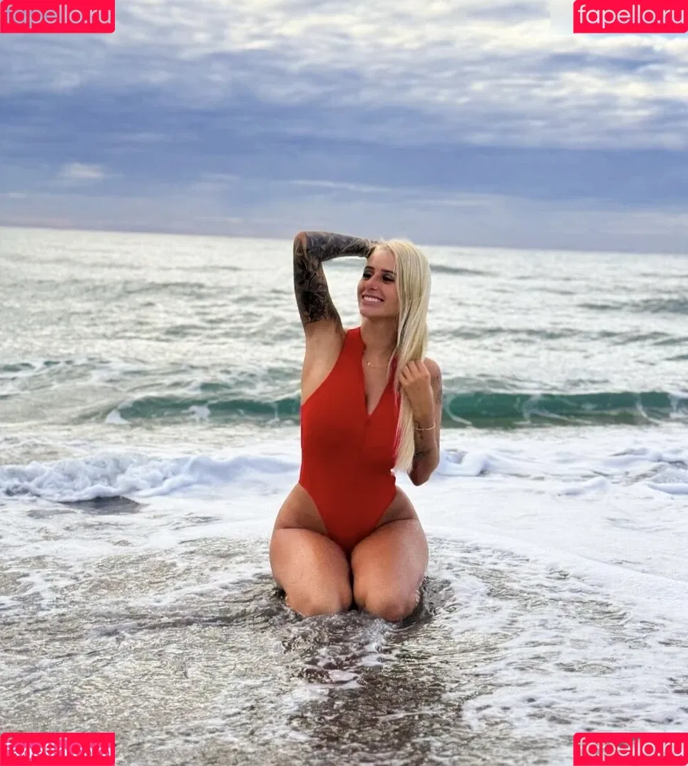 Carina Spack / carina_spack Onlyfans Photo Gallery 