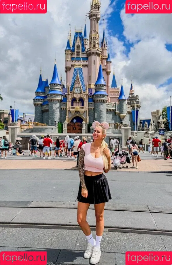 Carina Spack / carina_spack Onlyfans Photo Gallery 