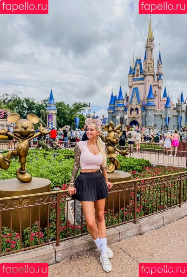 Carina Spack / carina_spack Onlyfans Photo Gallery 