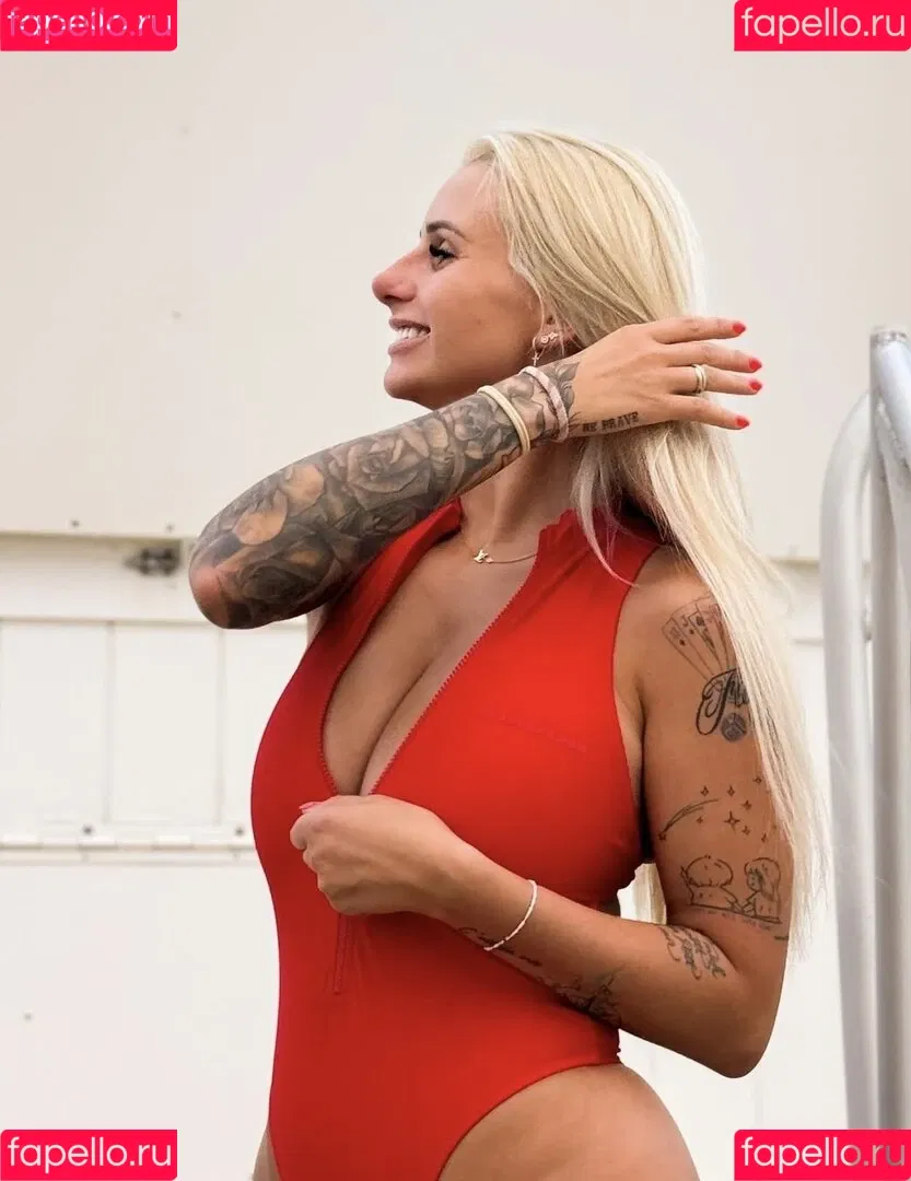Carina Spack / carina_spack Onlyfans Photo Gallery 
