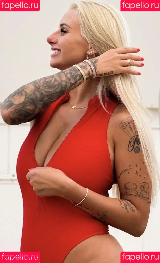 Carina Spack / carina_spack Onlyfans Photo Gallery 