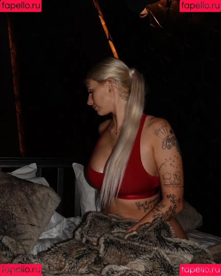 Carina Spack / carina_spack Onlyfans Photo Gallery 