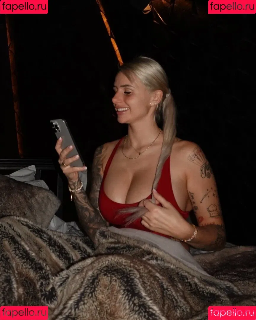 Carina Spack / carina_spack Onlyfans Photo Gallery 