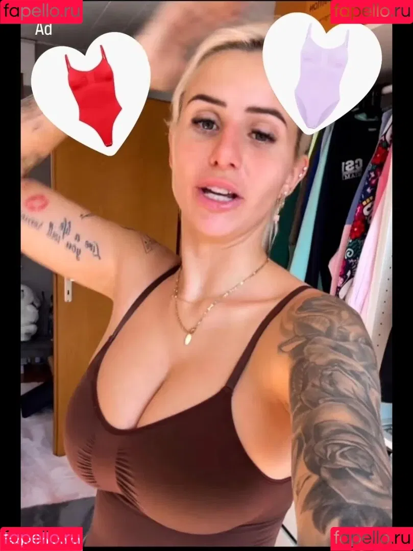 Carina Spack / carina_spack Onlyfans Photo Gallery 