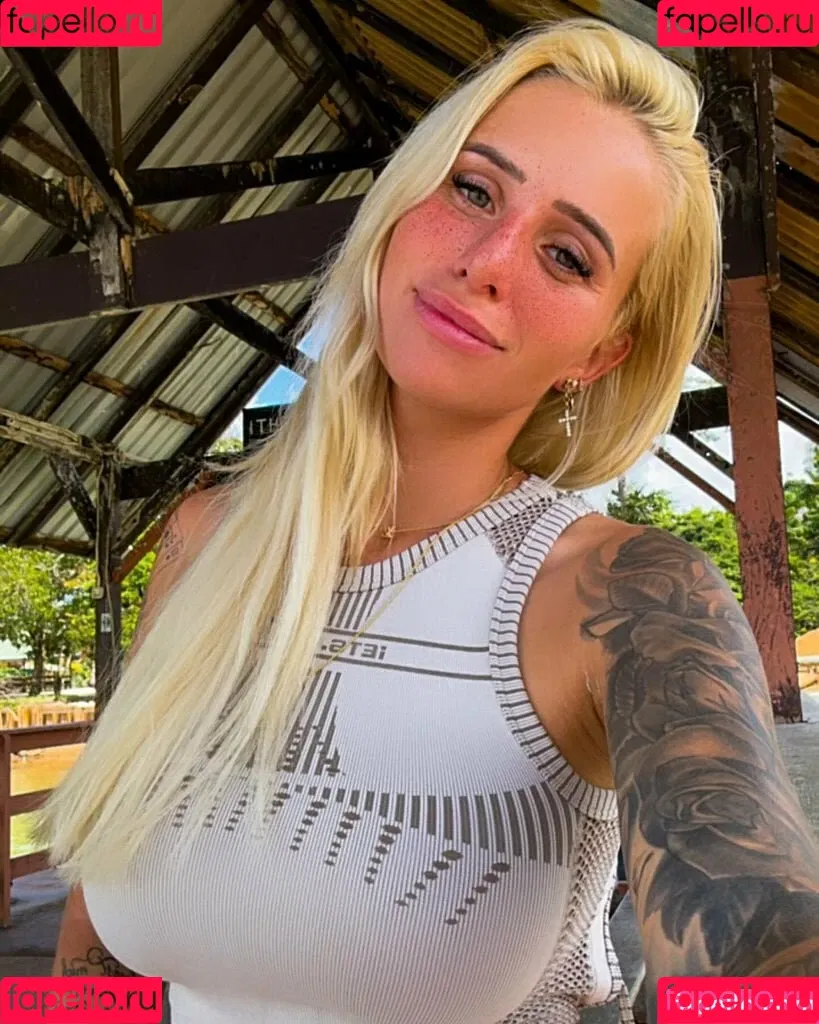 Carina Spack / carina_spack Onlyfans Photo Gallery 