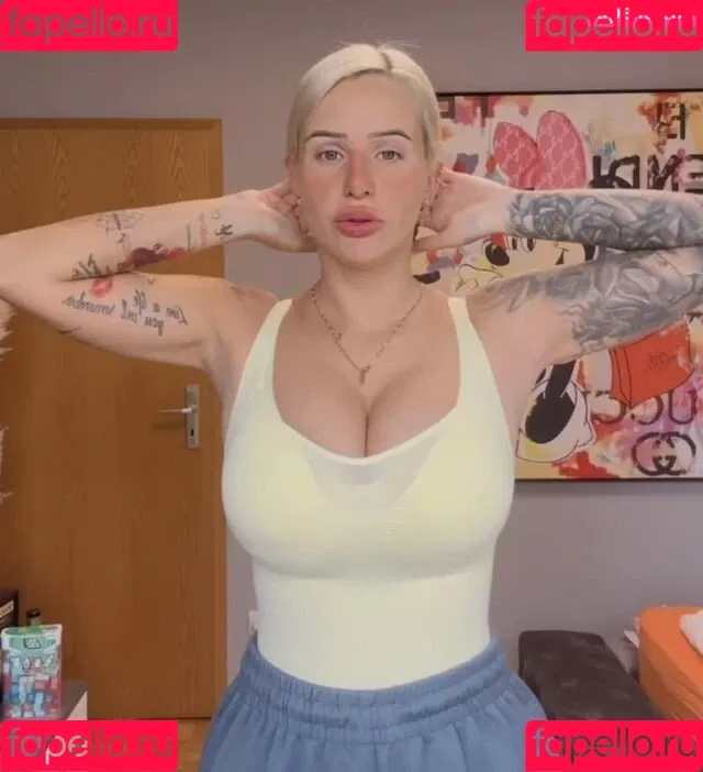Carina Spack / carina_spack Onlyfans Photo Gallery 