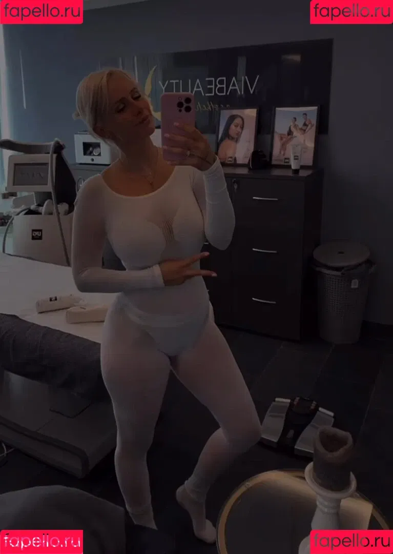 Carina Spack / carina_spack Onlyfans Photo Gallery 