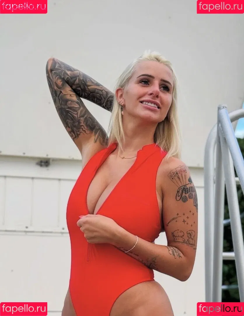 Carina Spack / carina_spack Onlyfans Photo Gallery 