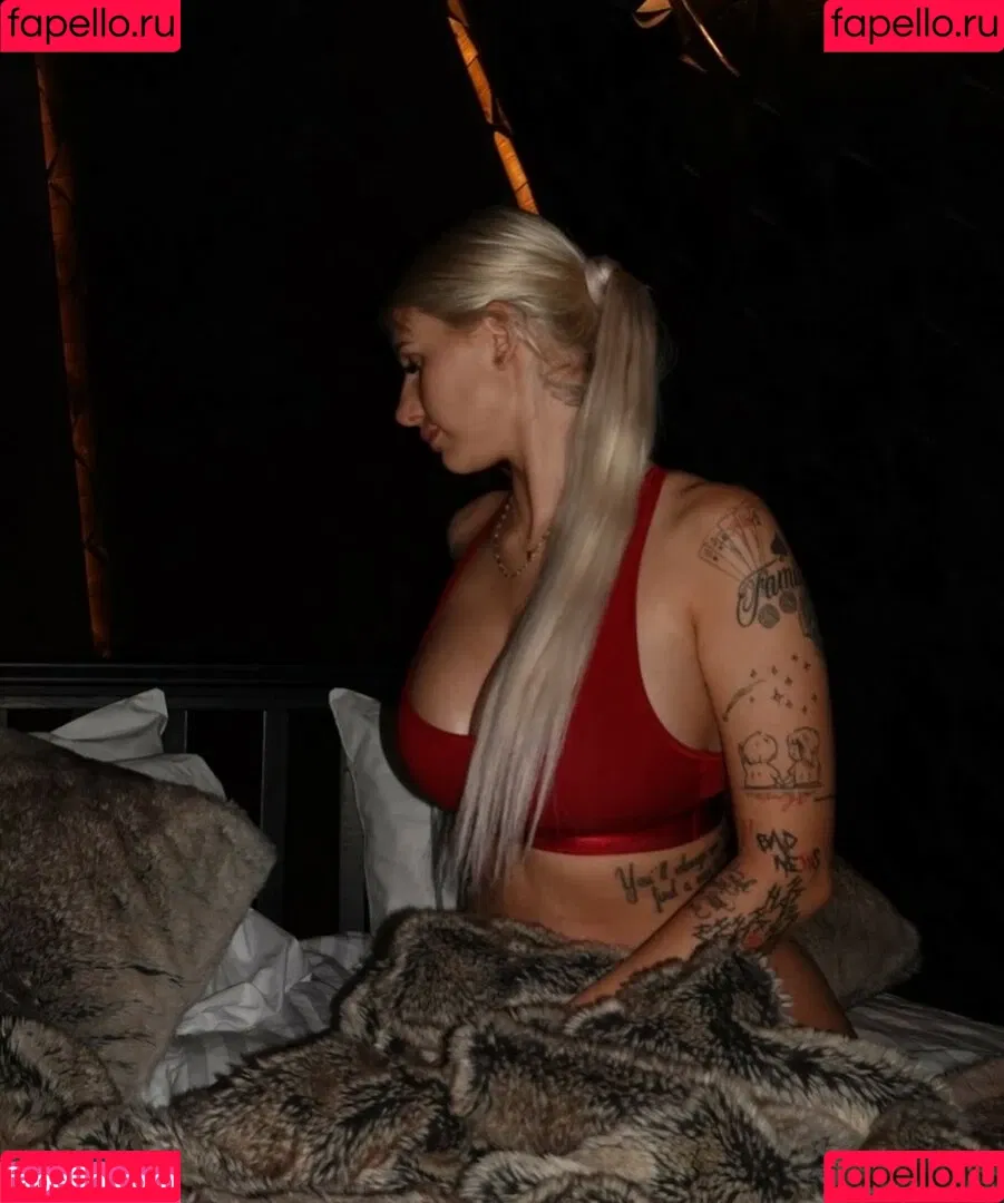 Carina Spack / carina_spack Onlyfans Photo Gallery 