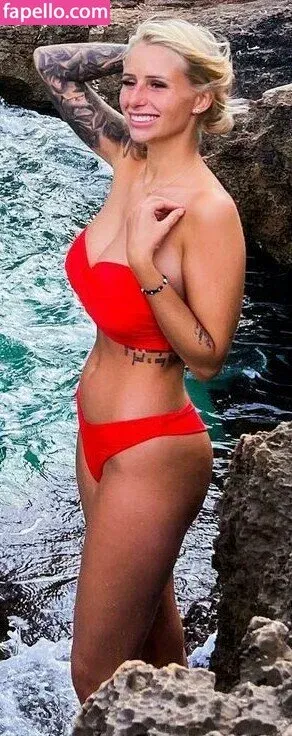 Carina Spack / carina_spack Onlyfans Photo Gallery 