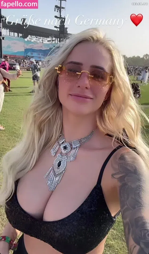 Carina Spack / carina_spack Onlyfans Photo Gallery 