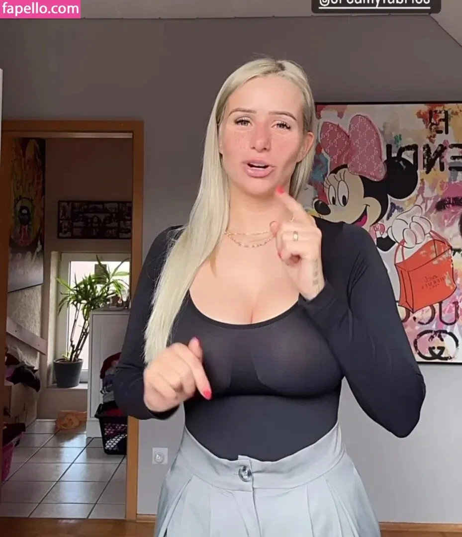 Carina Spack / carina_spack Onlyfans Photo Gallery 