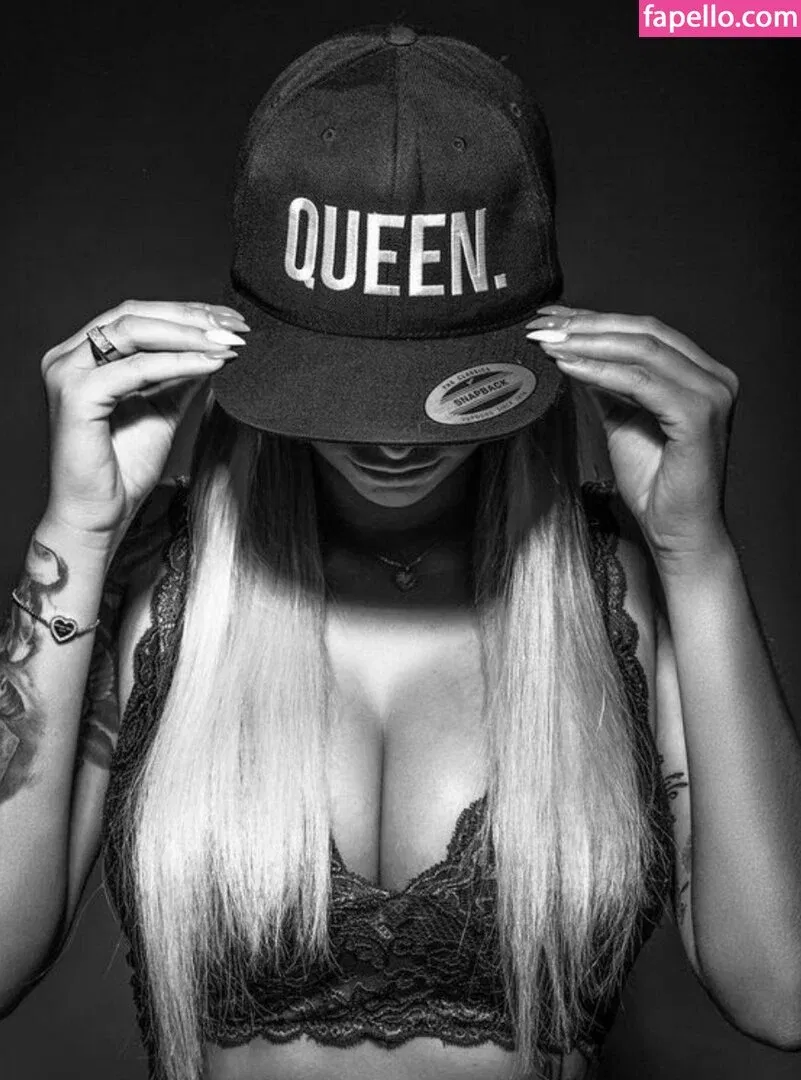 Carina Spack / carina_spack Onlyfans Photo Gallery 