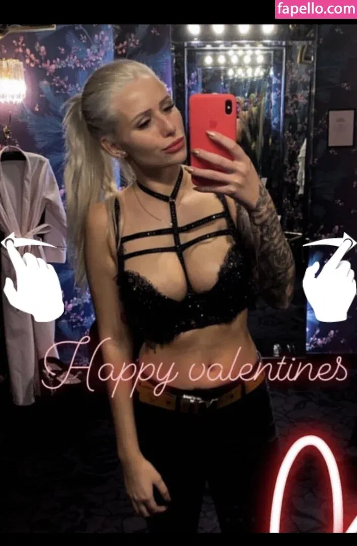 Carina Spack / carina_spack Onlyfans Photo Gallery 