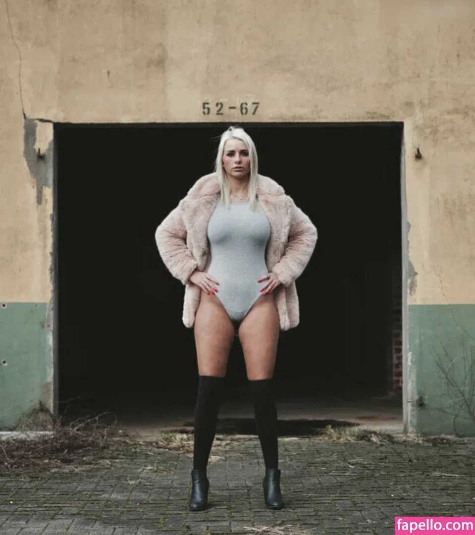 Carina Spack / carina_spack Onlyfans Photo Gallery 