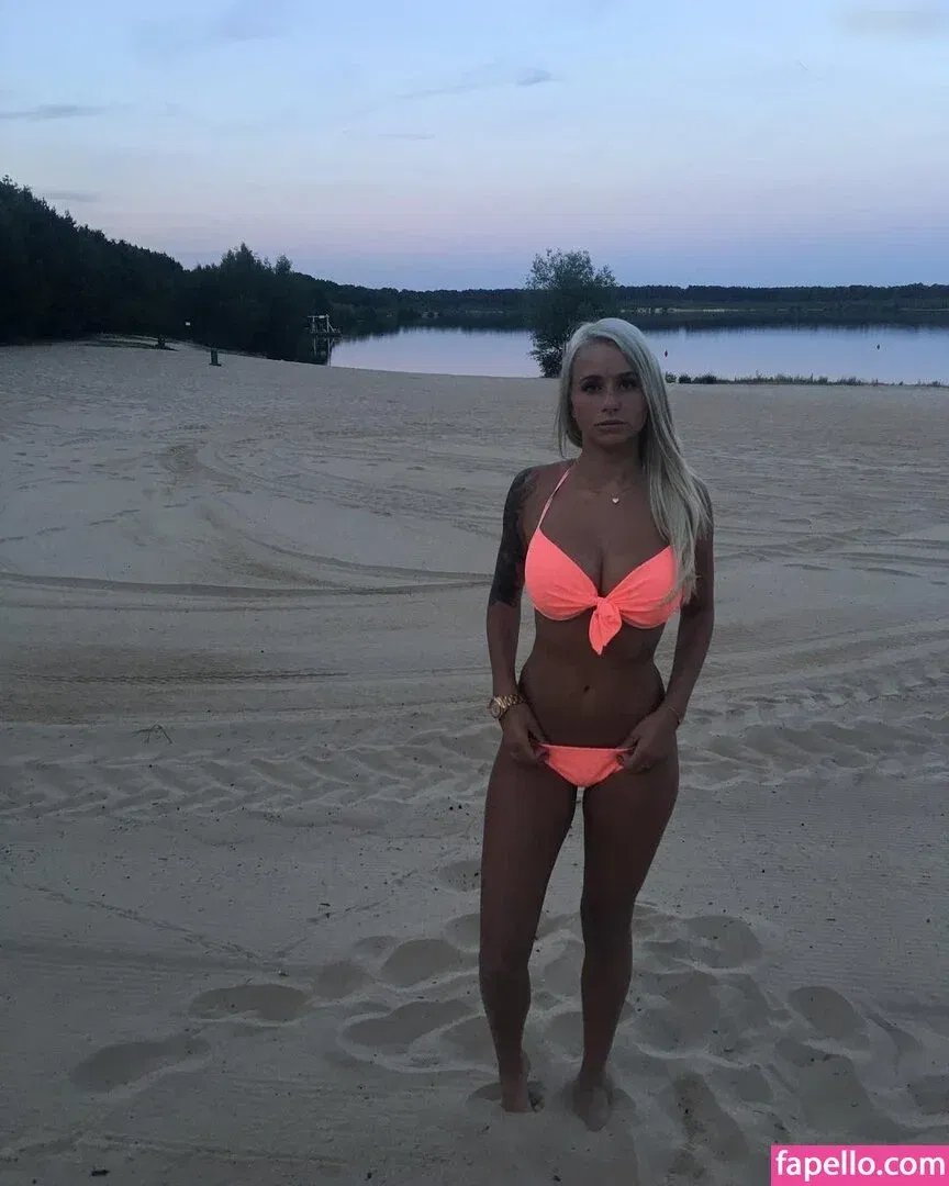 Carina Spack / carina_spack Onlyfans Photo Gallery 