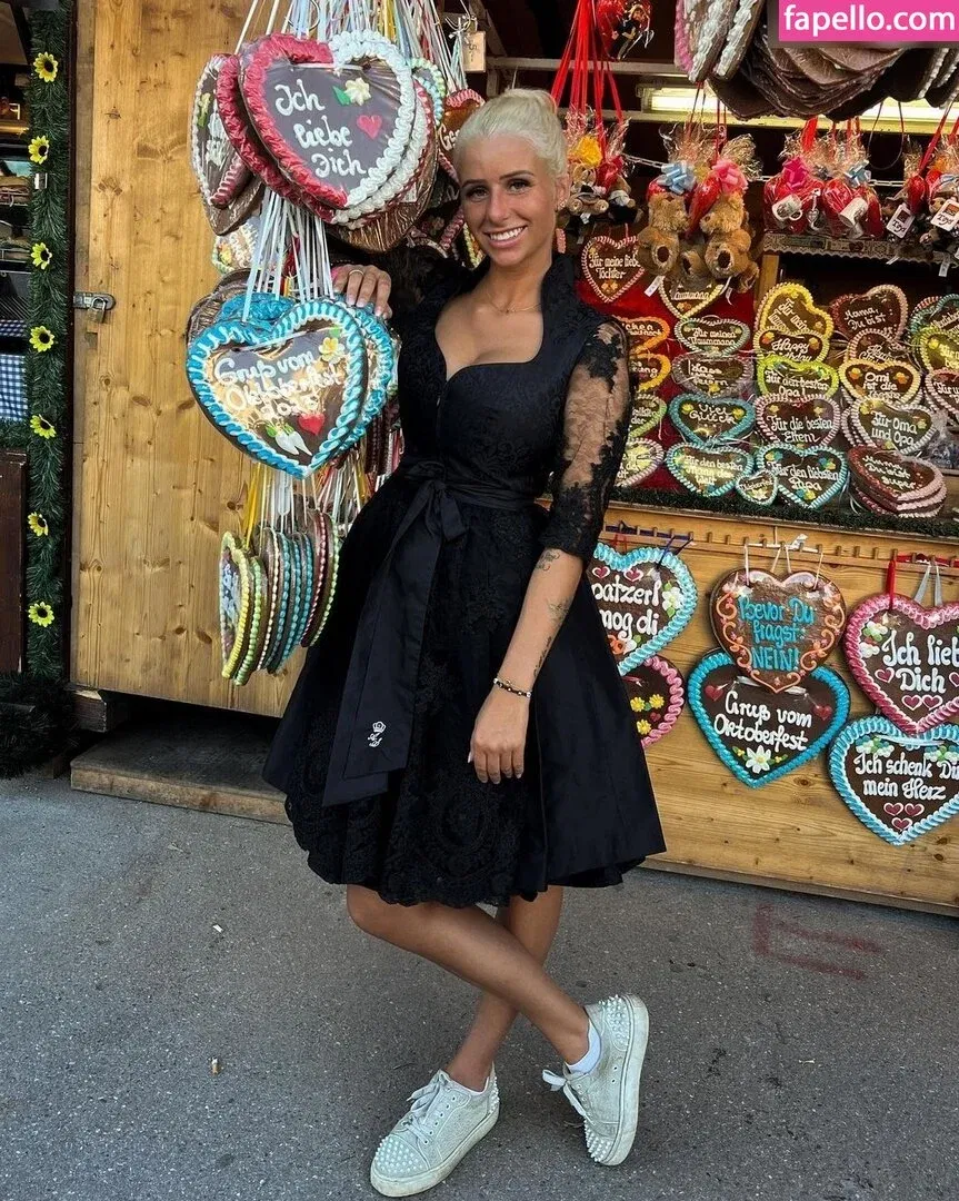 Carina Spack / carina_spack Onlyfans Photo Gallery 