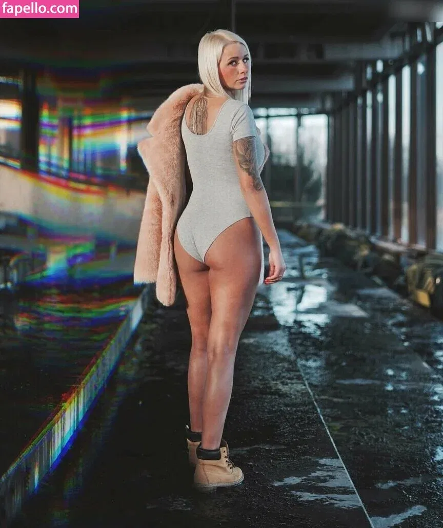 Carina Spack / carina_spack Onlyfans Photo Gallery 