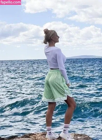 Carina Spack / carina_spack Onlyfans Photo Gallery 