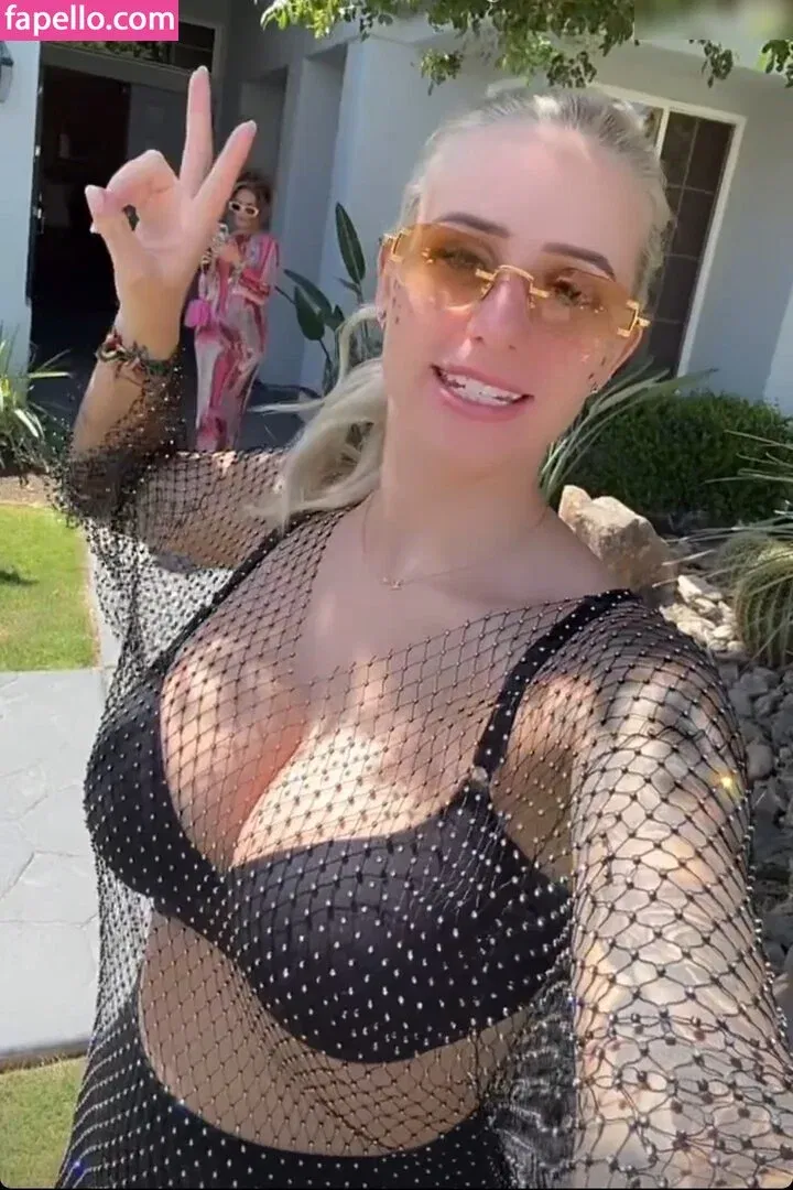 Carina Spack / carina_spack Onlyfans Photo Gallery 