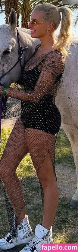 Carina Spack / carina_spack Onlyfans Photo Gallery 