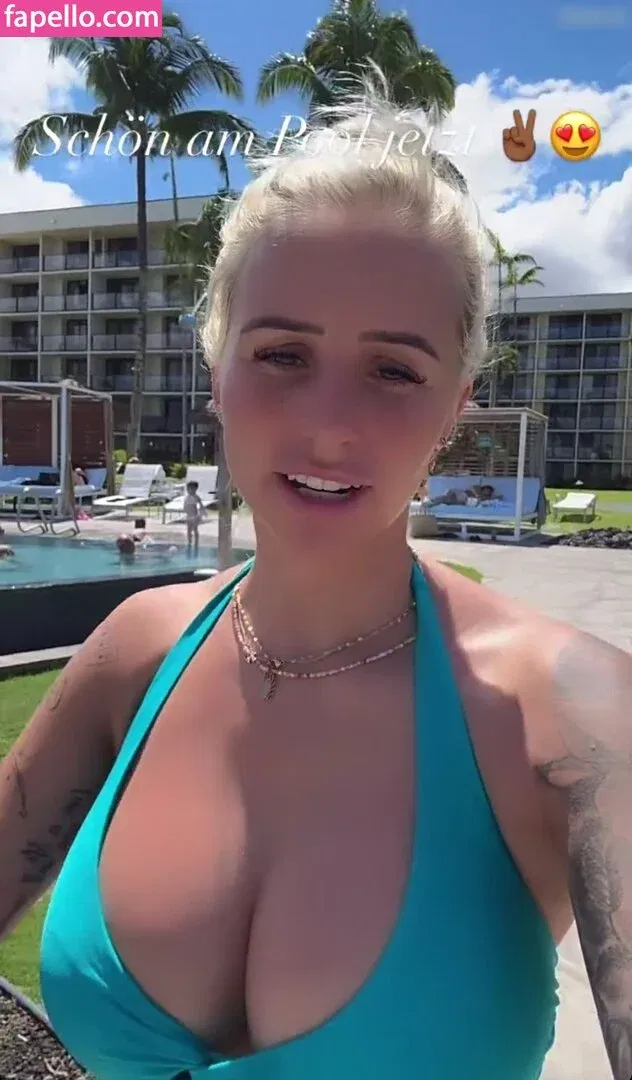 Carina Spack / carina_spack Onlyfans Photo Gallery 