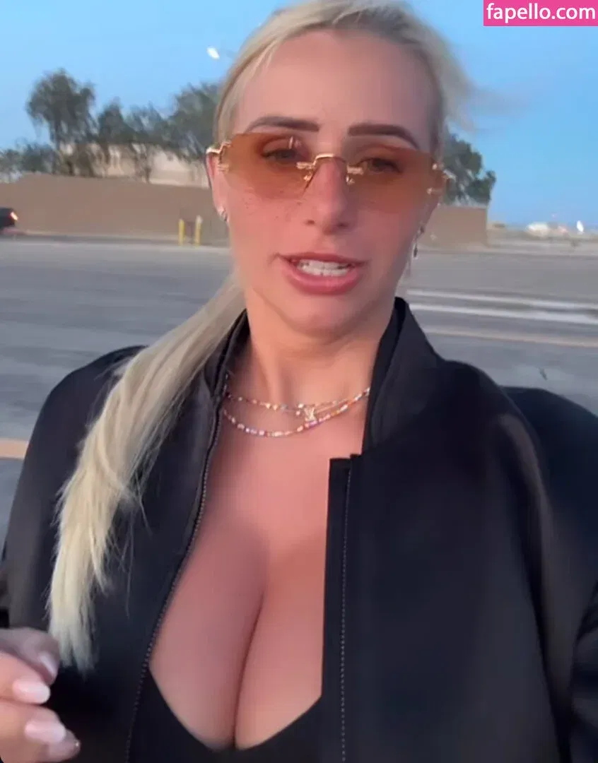 Carina Spack / carina_spack Onlyfans Photo Gallery 