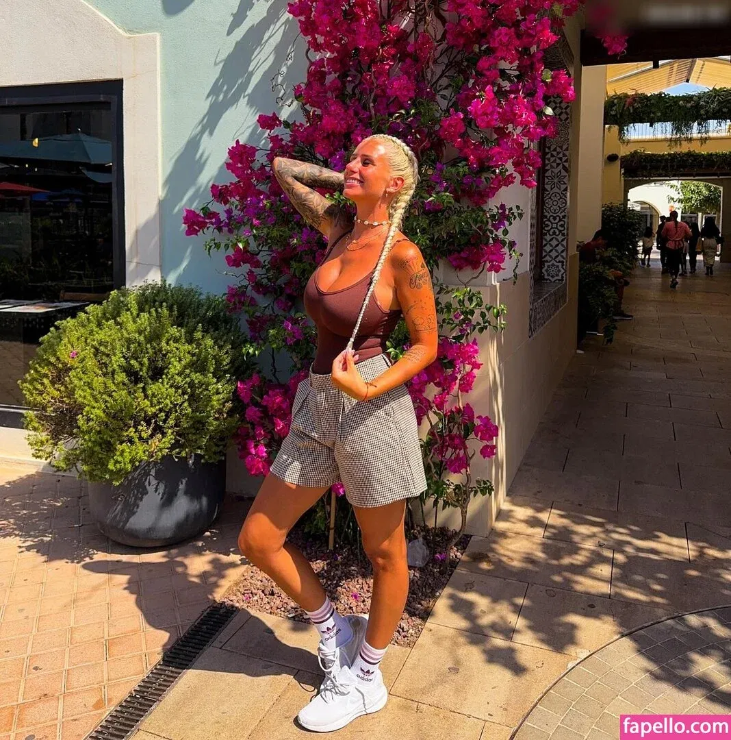 Carina Spack / carina_spack Onlyfans Photo Gallery 